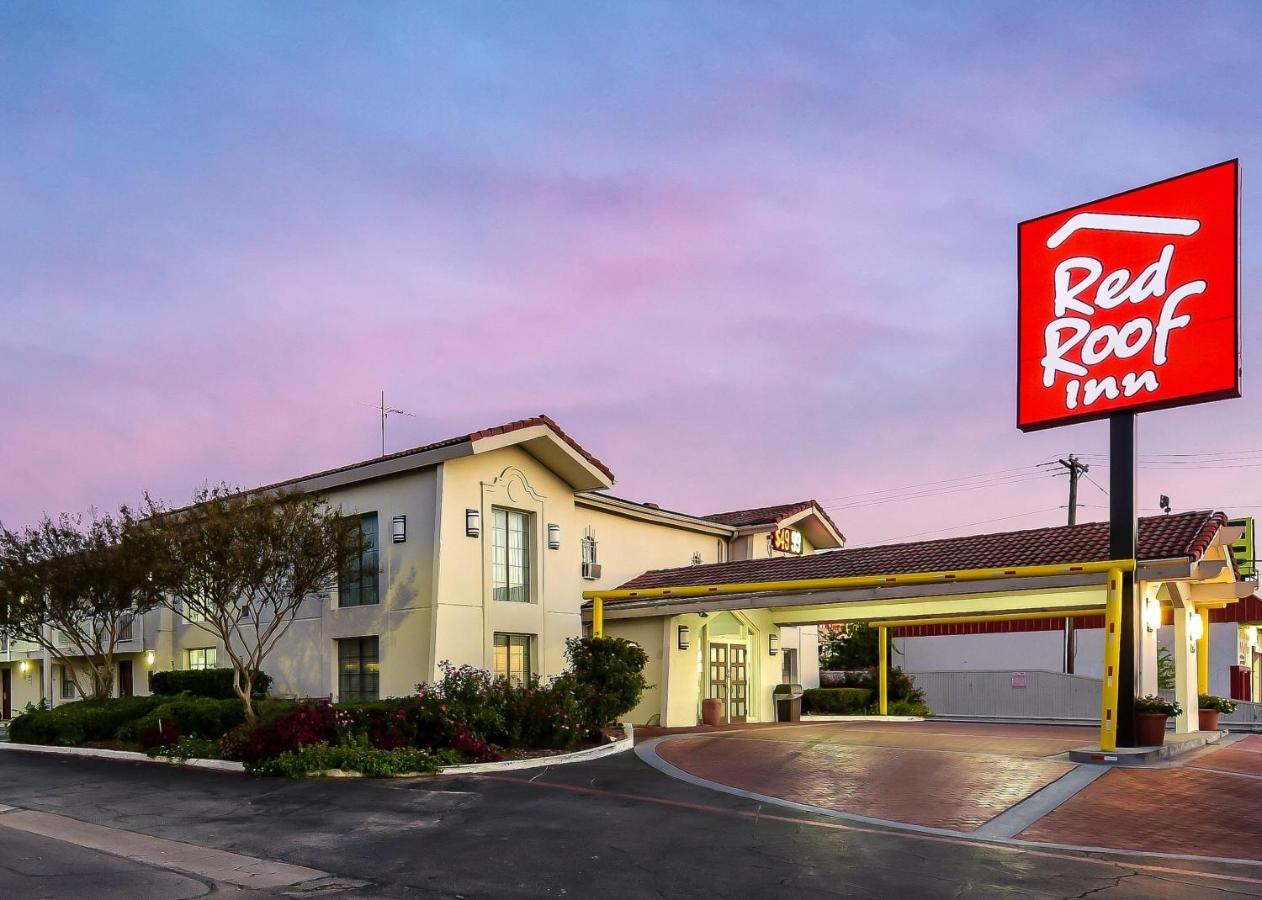Red Roof Motel 2*