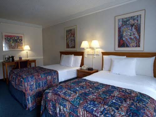 Red Roof Motel 2*
